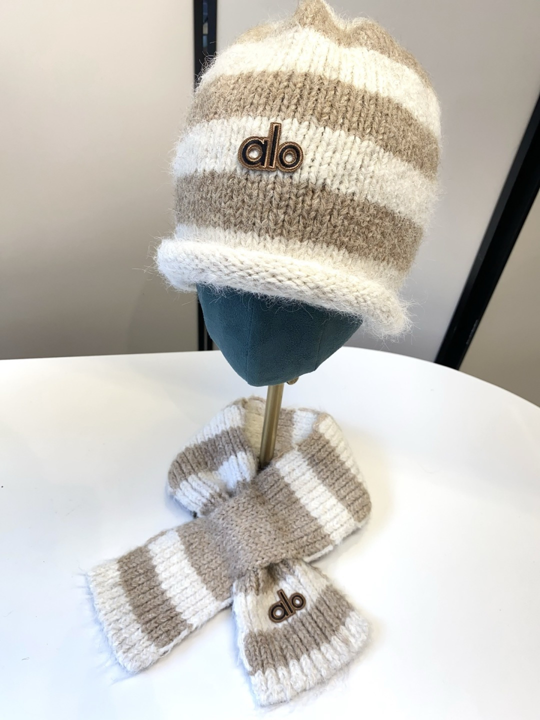 Alo Scarf Hat (877)
