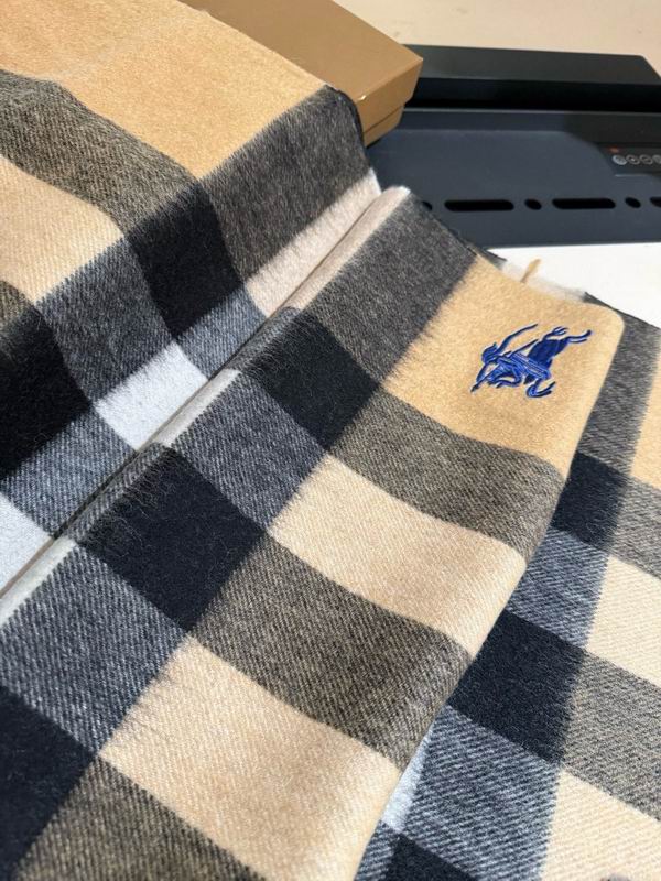 Burberry Scarf 30X180cm E54 (39)