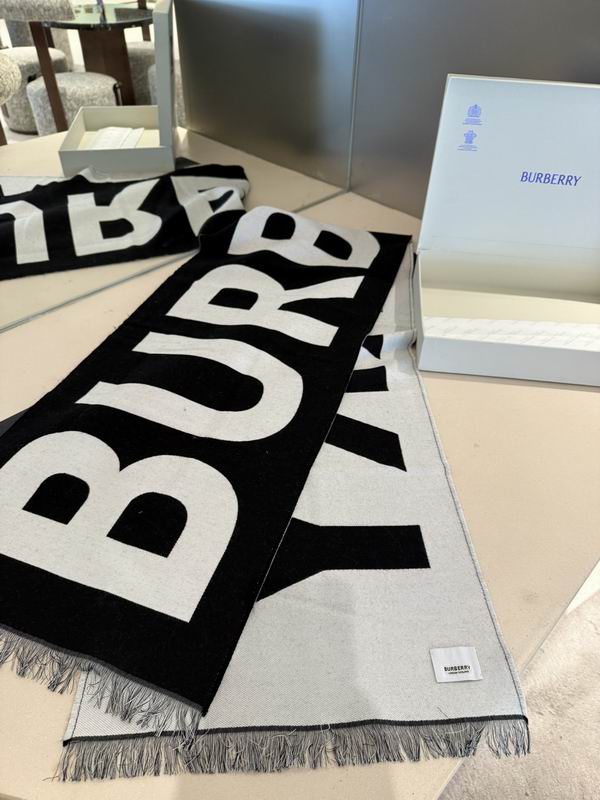 Burberry Scarf 36X180cm  E40 (15)
