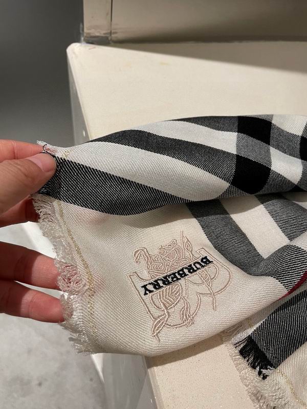 Burberry Scarf 70X200cm  E56 (19)