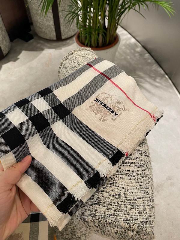 Burberry Scarf 70X200cm  E56 (24)