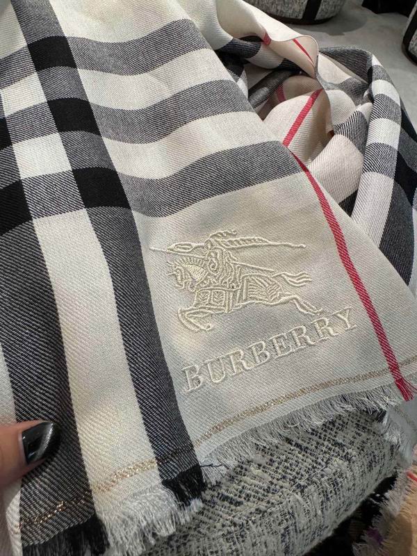 Burberry Scarf 80X200cm  E30 (1)