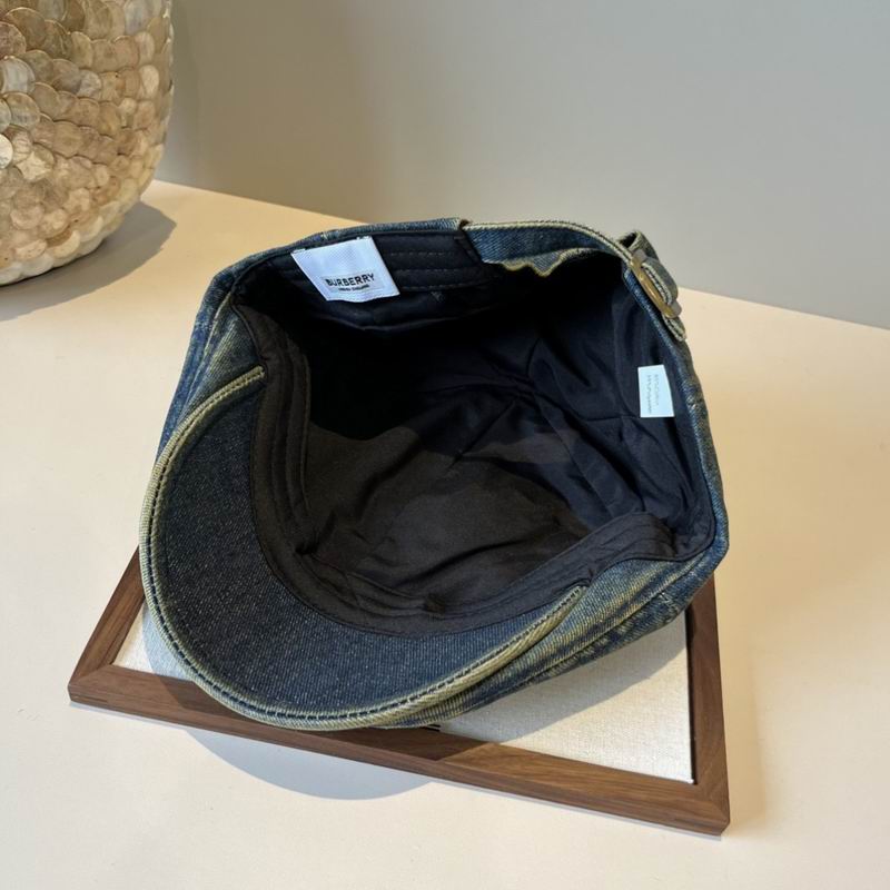Burberry beret (171)