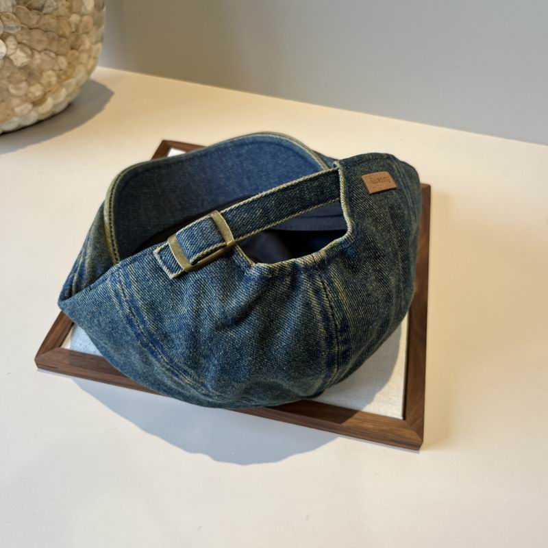 Burberry beret (172)