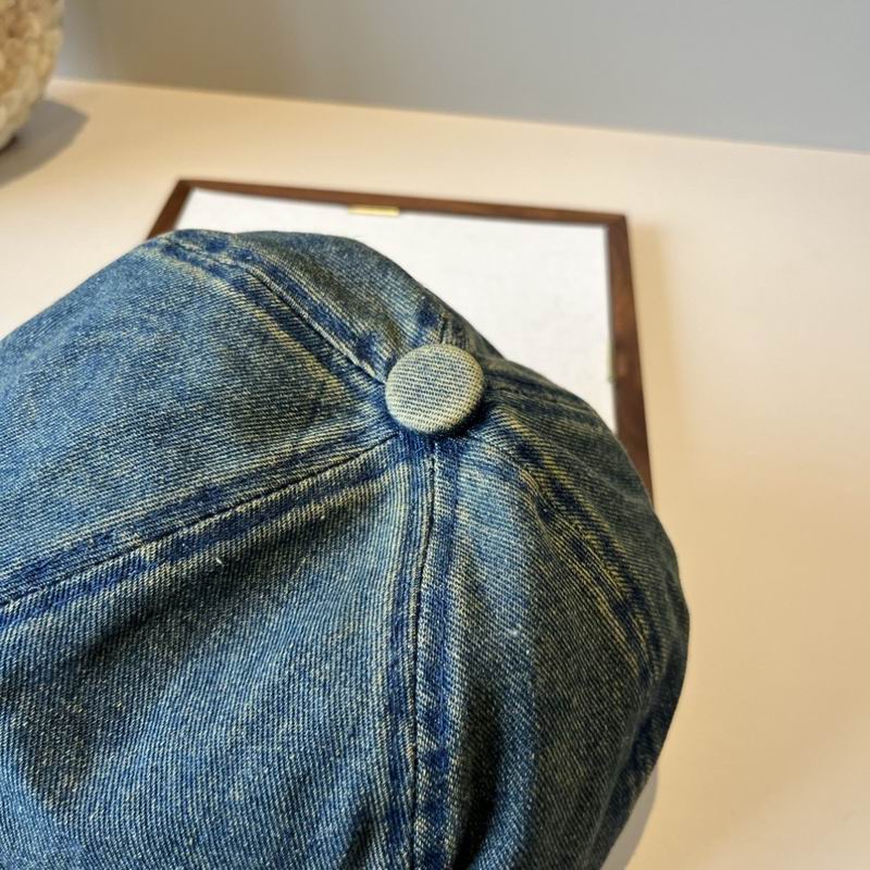 Burberry beret (173)