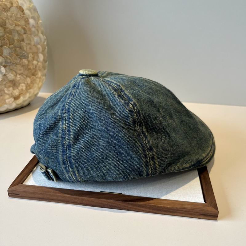 Burberry beret (174)