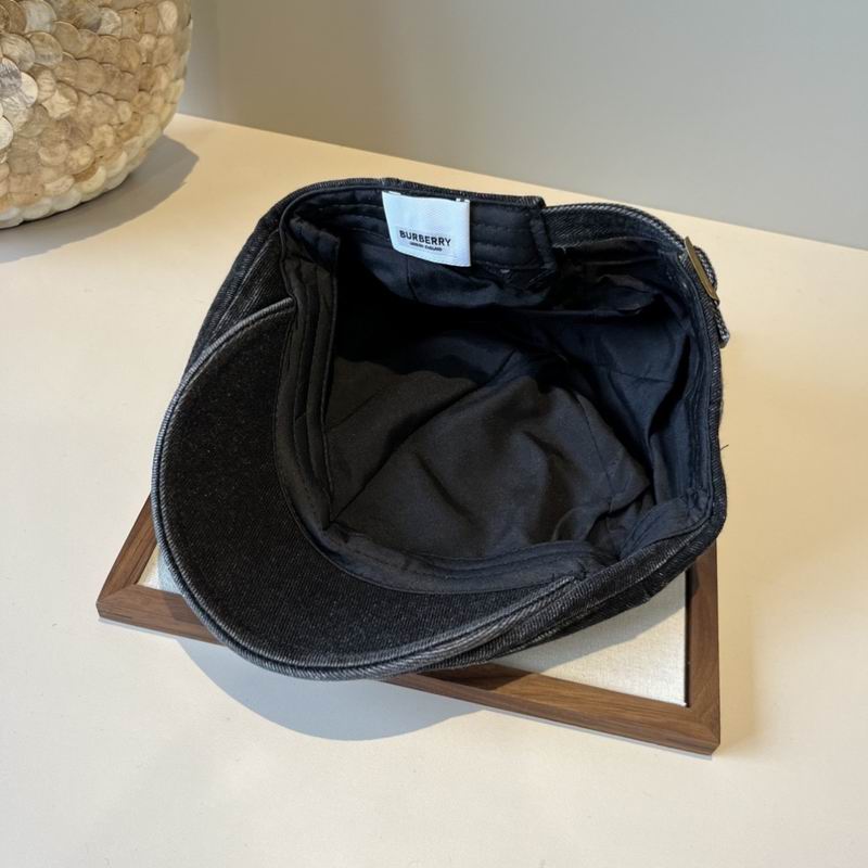 Burberry beret (179)