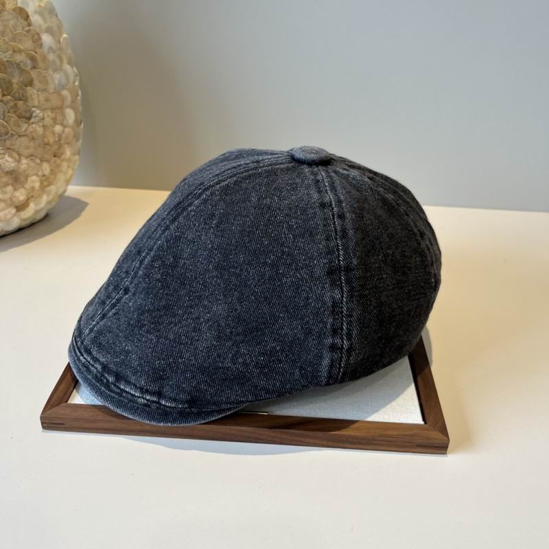 Burberry beret (181)