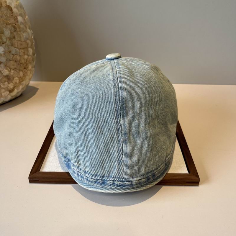 Burberry beret (190)