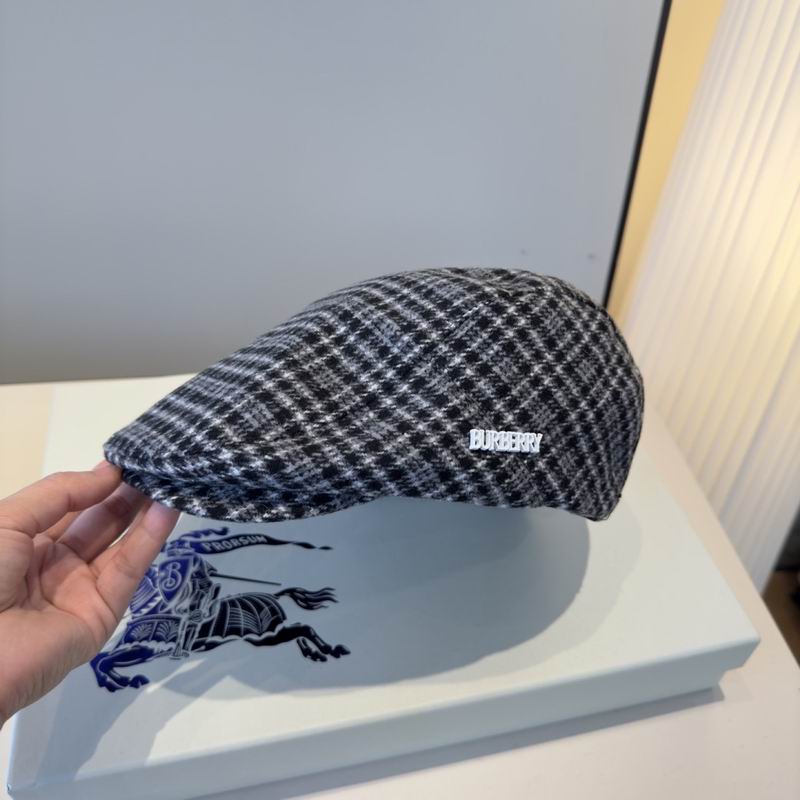 Burberry beret (211)