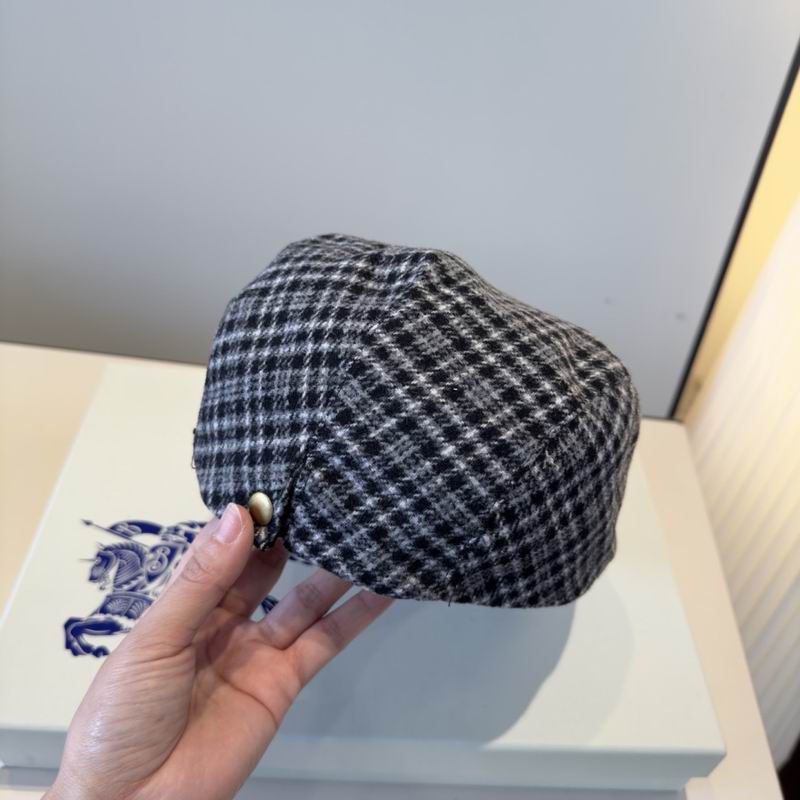 Burberry beret (212)