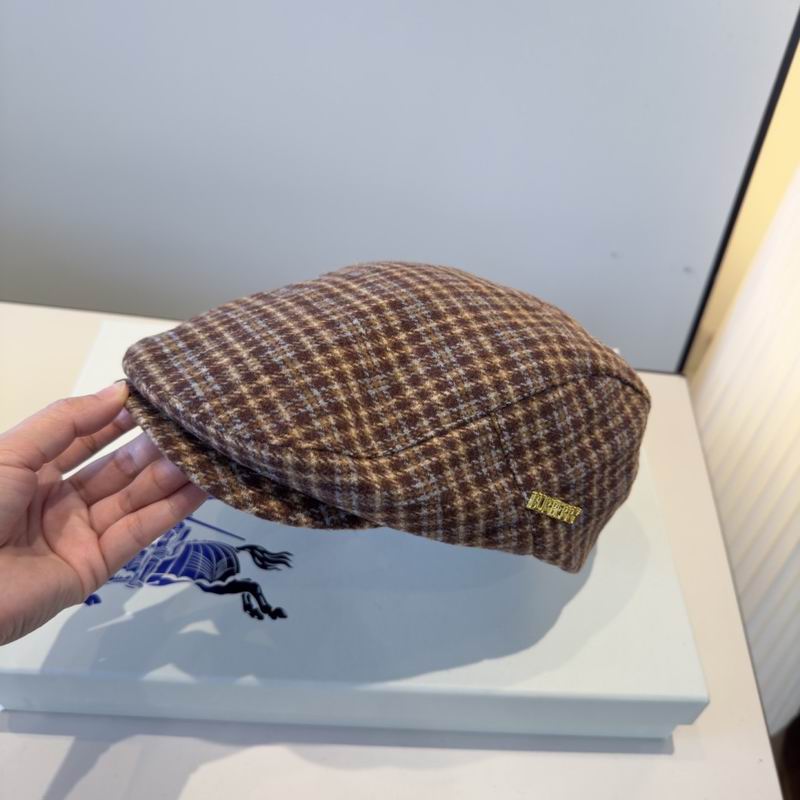 Burberry beret (224)
