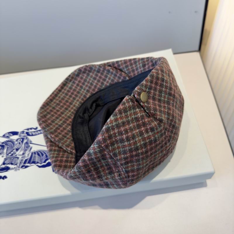 Burberry beret (228)