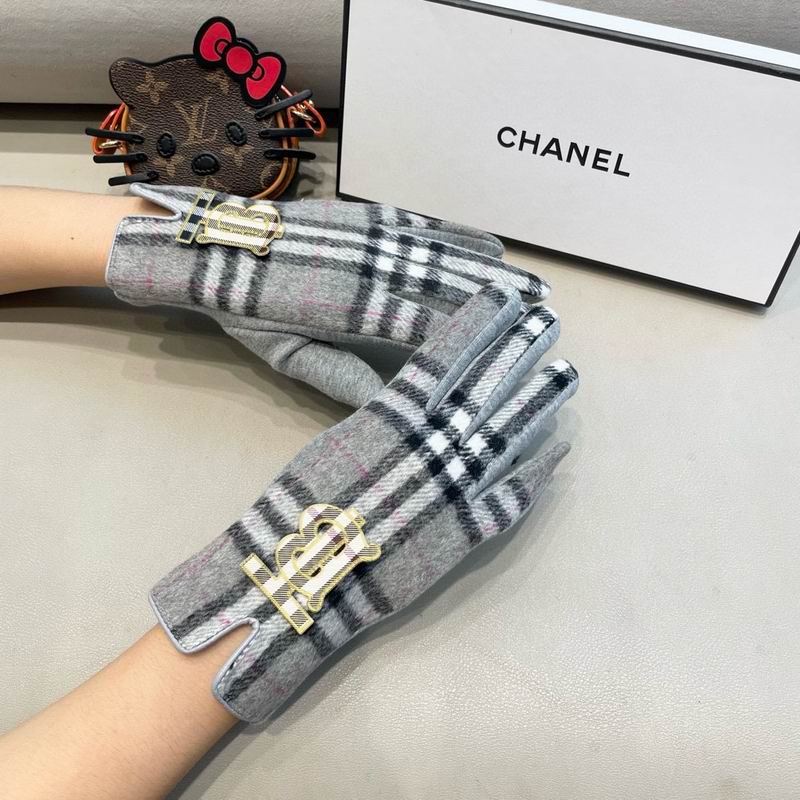 Burberry gloves 120 (13)