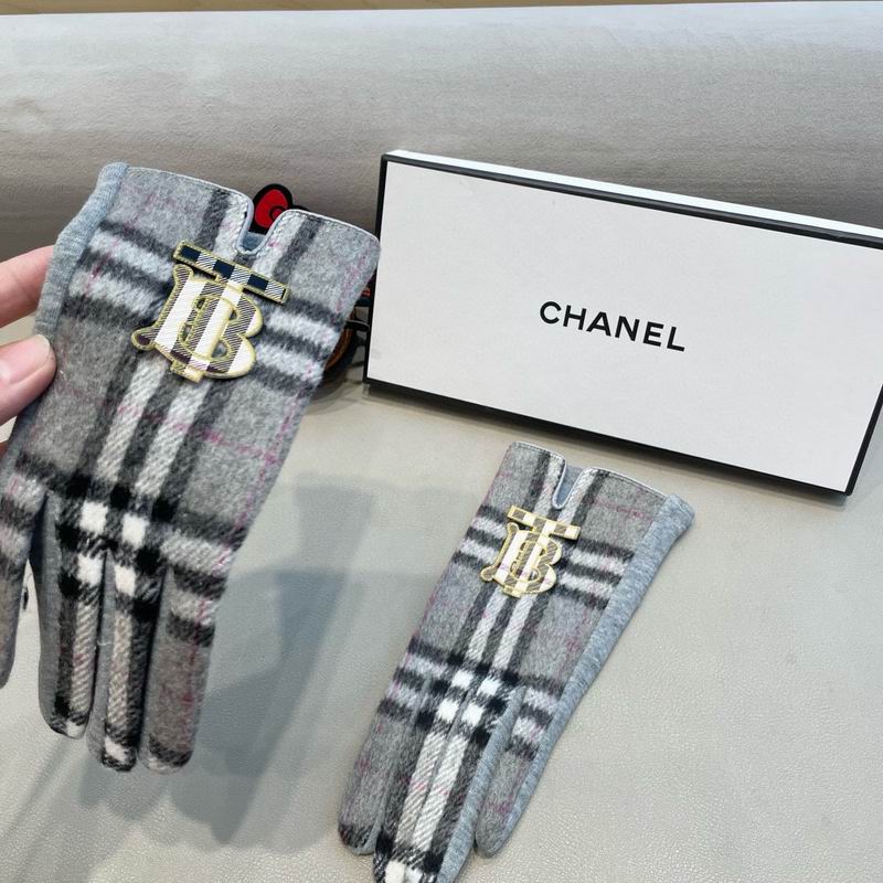 Burberry gloves 120 (17)