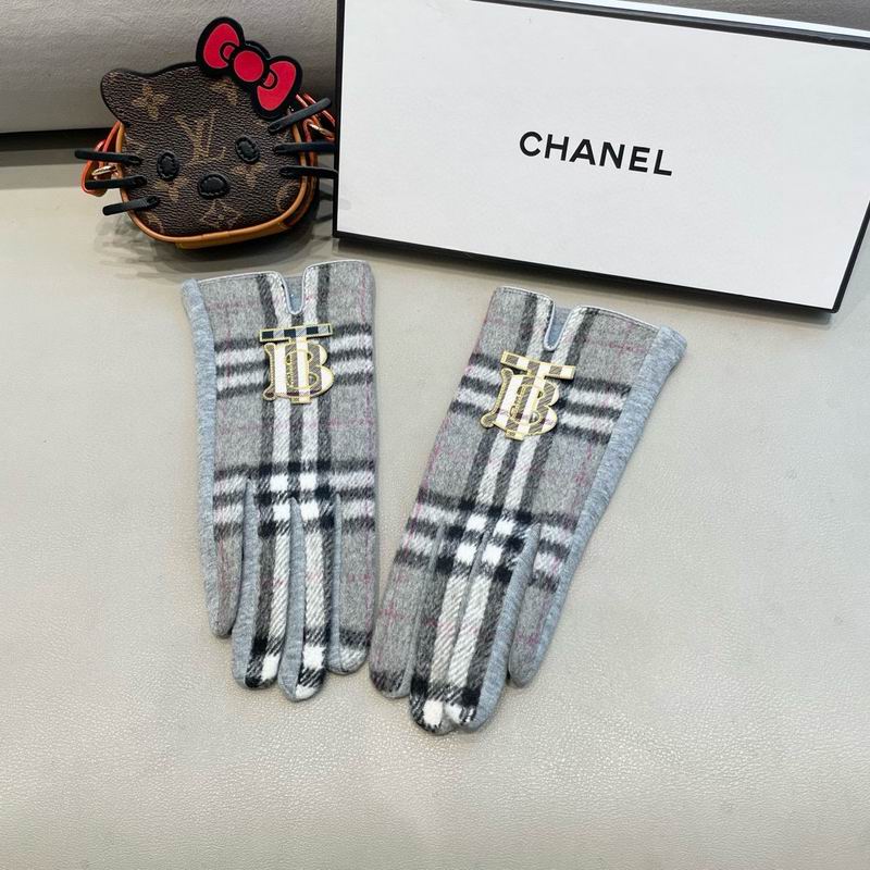 Burberry gloves 120 (18)