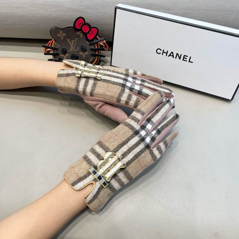 Burberry gloves 120 (5)