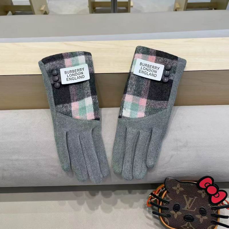 Burberry gloves 33 (12)
