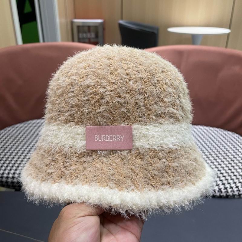 Burberry hat (1375)