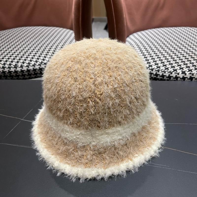 Burberry hat (1377)