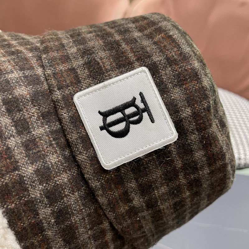 Burberry hat (780)