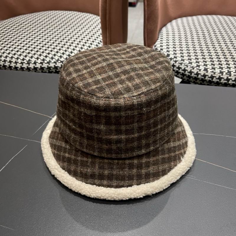 Burberry hat (783)