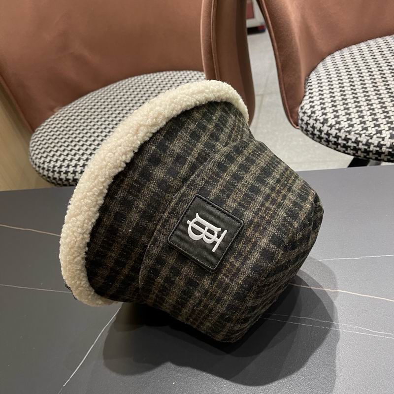 Burberry hat (800)