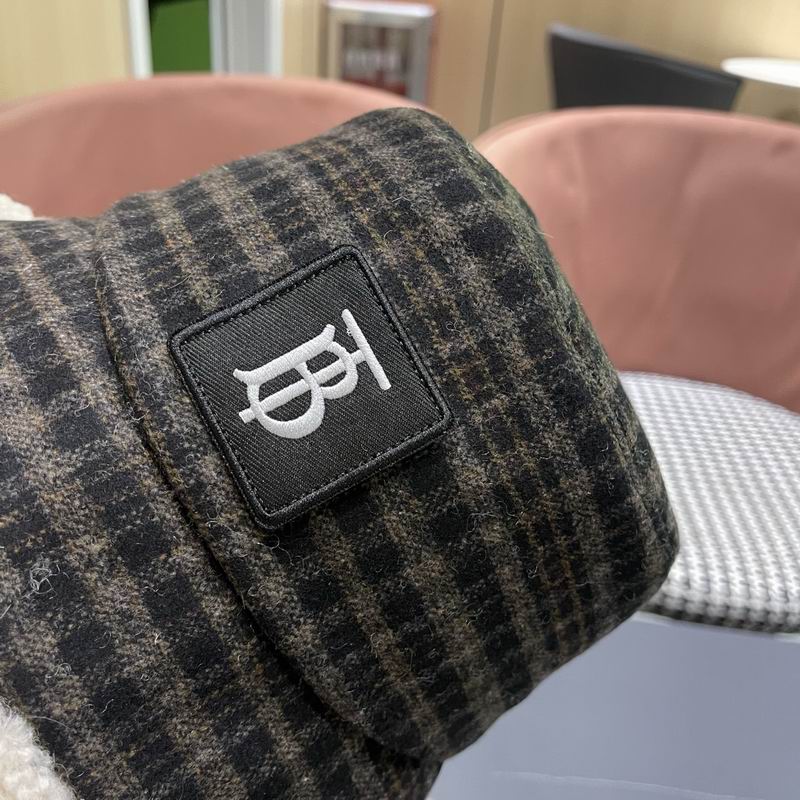 Burberry hat (801)