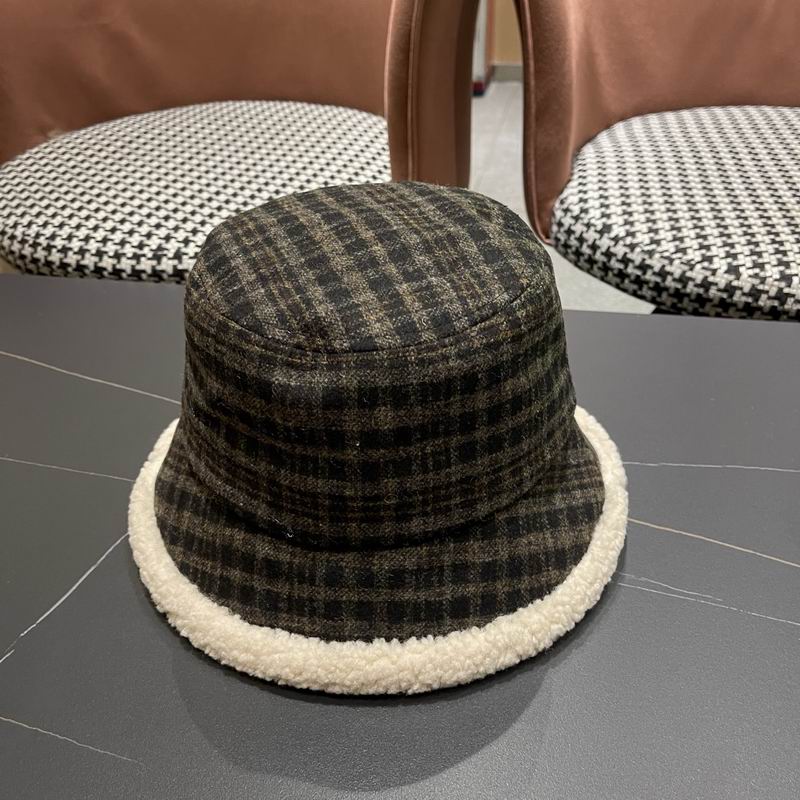 Burberry hat (804)