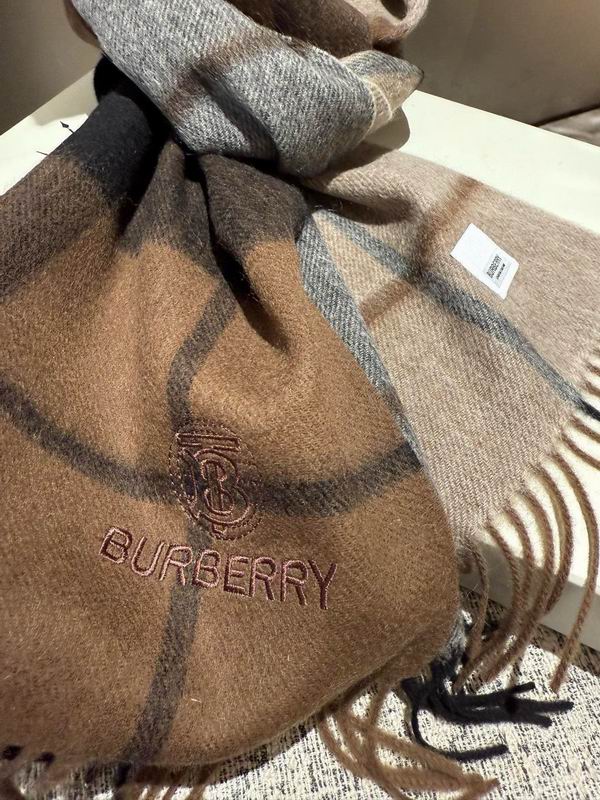 Burberry scarf 30X180cm E50 (1)