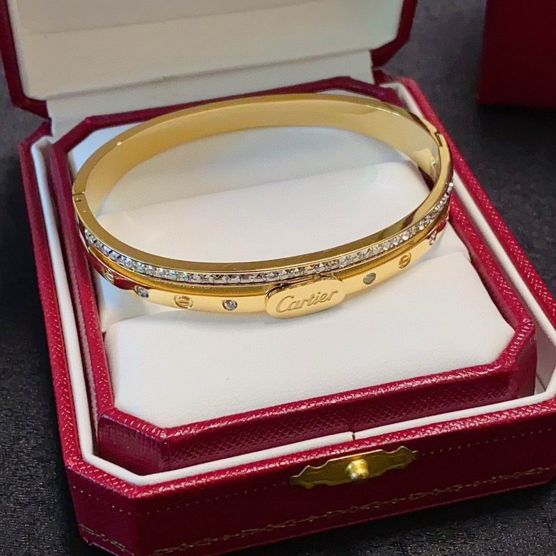 Cartier bracelet 11yxx29 (2)