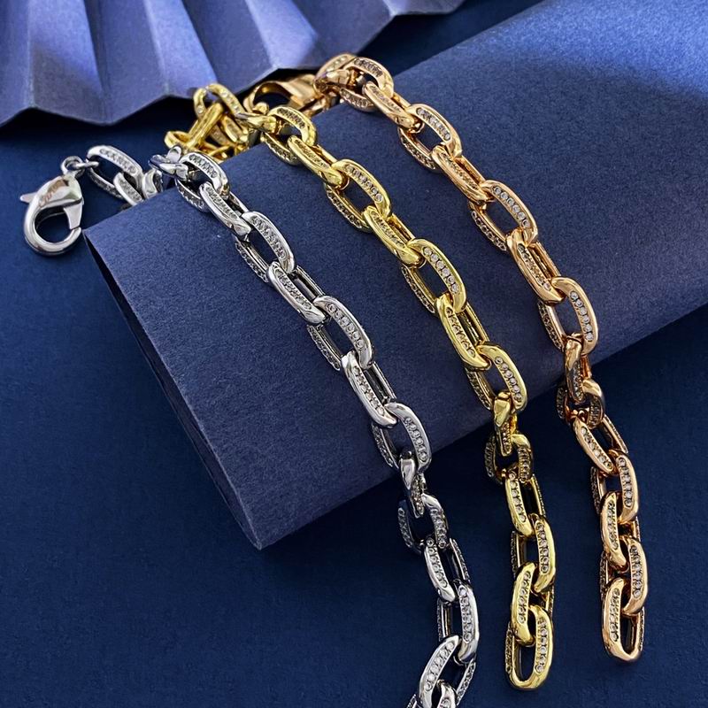 Cartier bracelet 11yxx35 (1)