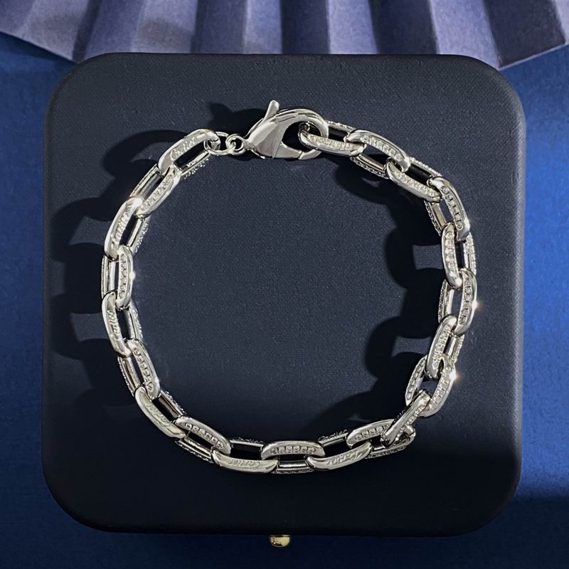 Cartier bracelet 11yxx35 (2)