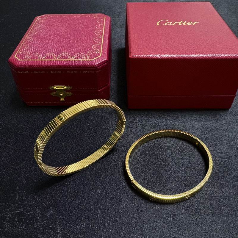 Cartier bracelet 11yxx36 (10)