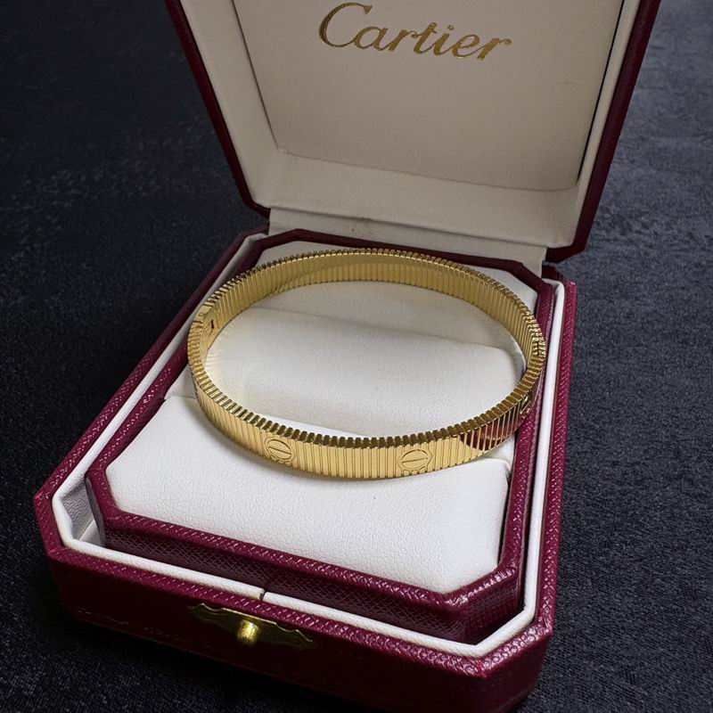 Cartier bracelet 11yxx36 (8)