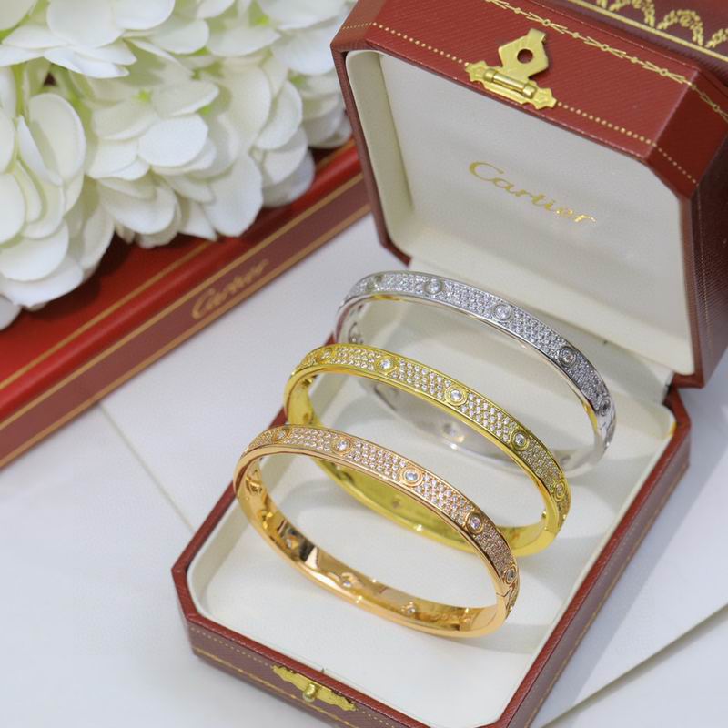 Cartier bracelet 11yxx40 (1)