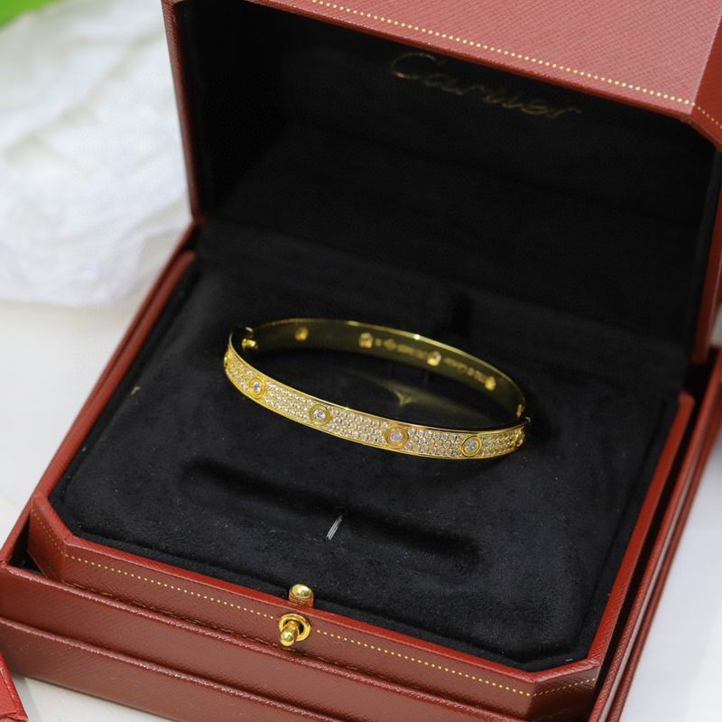 Cartier bracelet 11yxx40 (2)