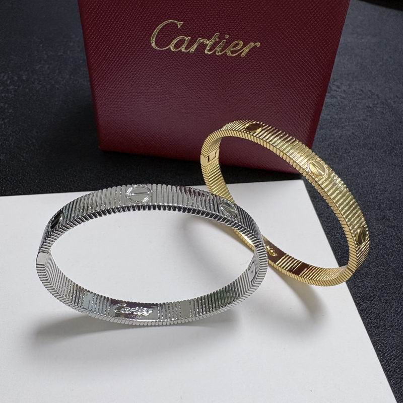 Cartier bracelet 11yxx42 (1)