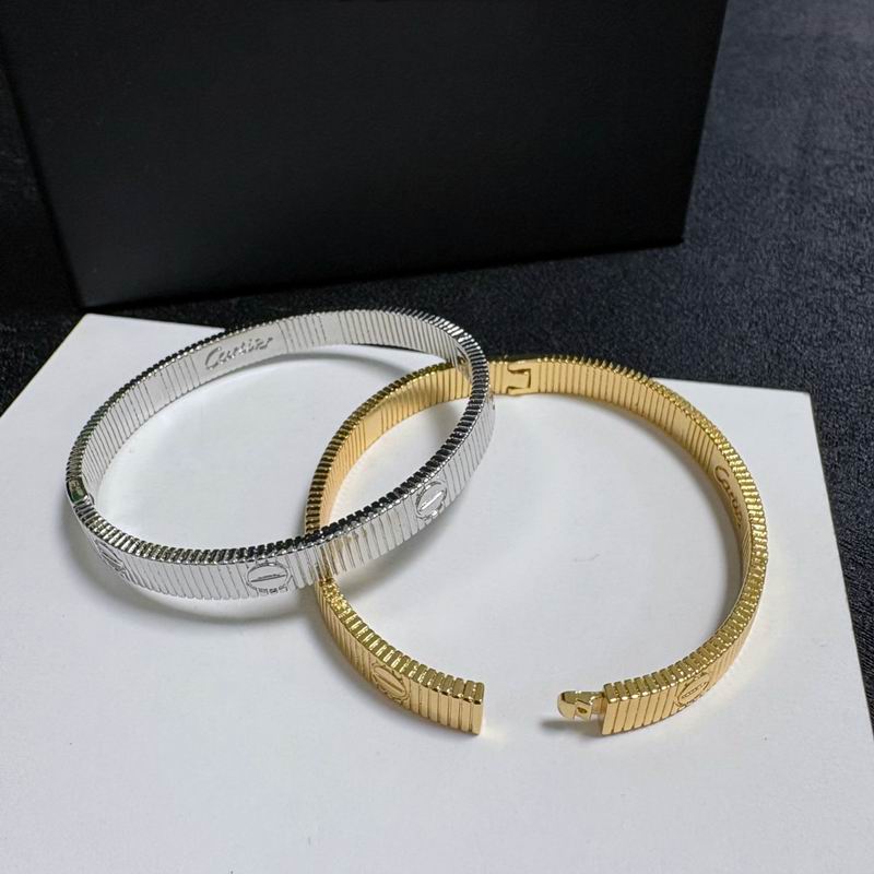 Cartier bracelet 11yxx42 (2)