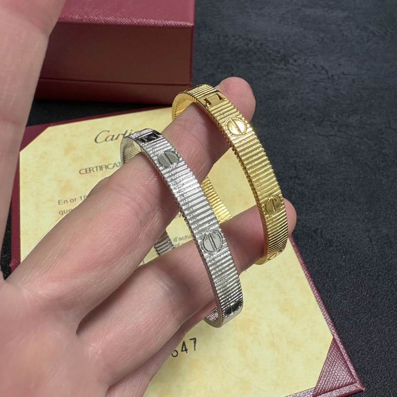Cartier bracelet 11yxx42 (6)