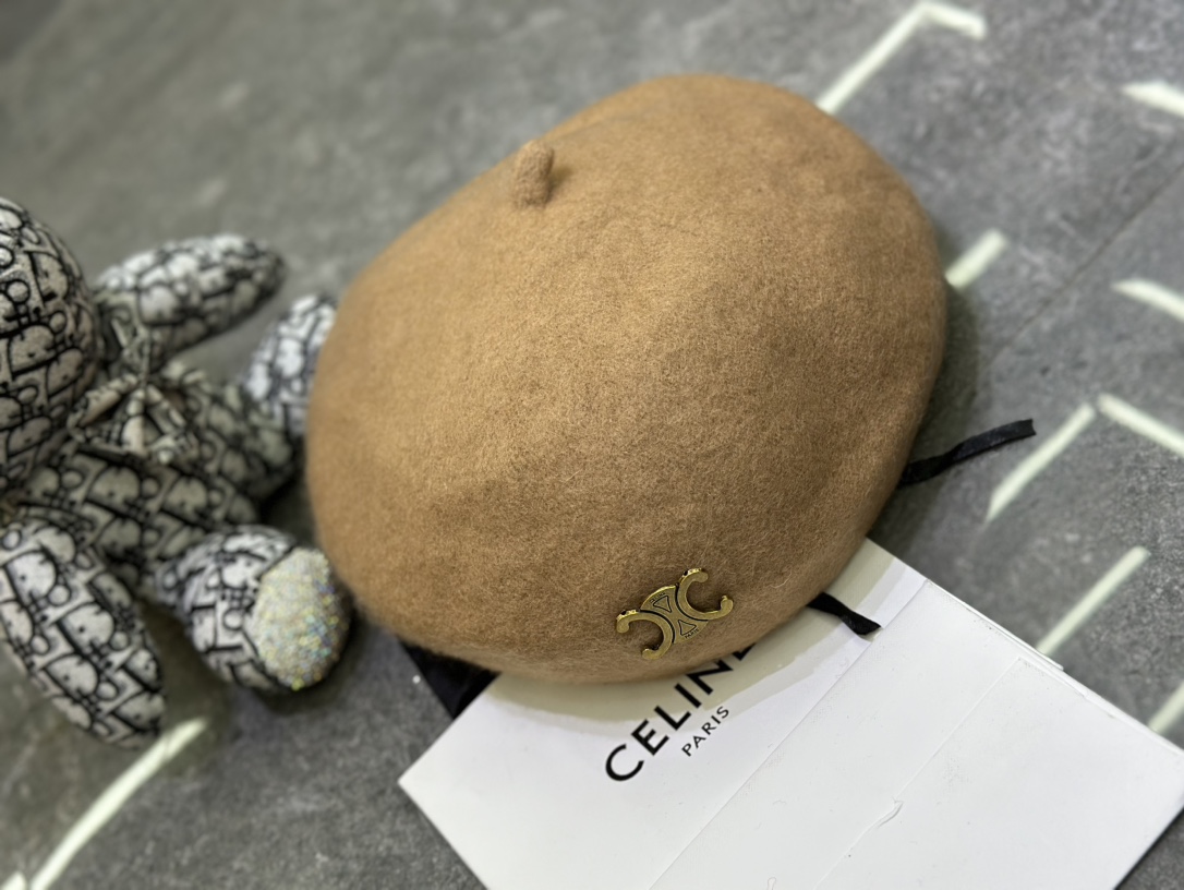 Celine beret dx (81)