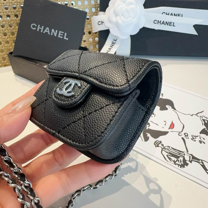 Chanel AirPods (20)