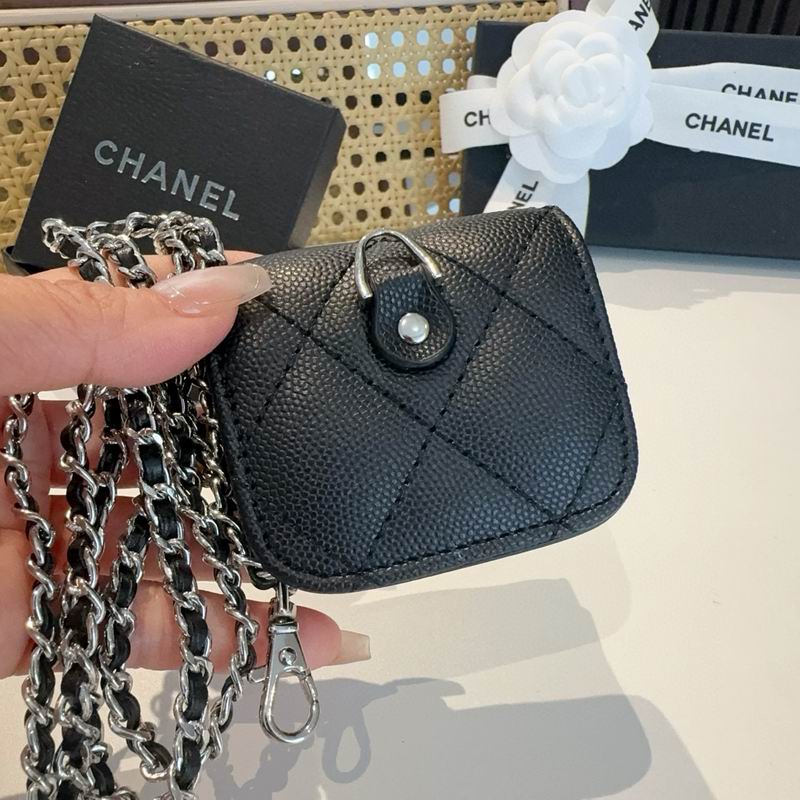 Chanel AirPods (22)