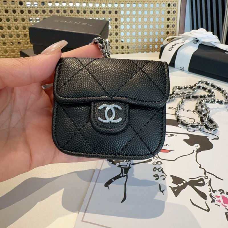 Chanel AirPods (24)