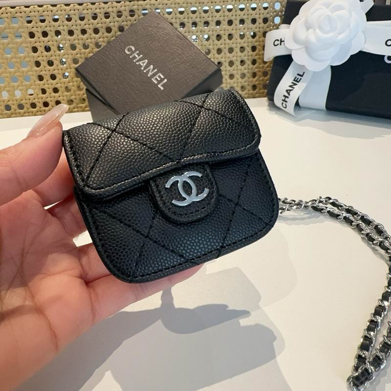 Chanel AirPods (25)