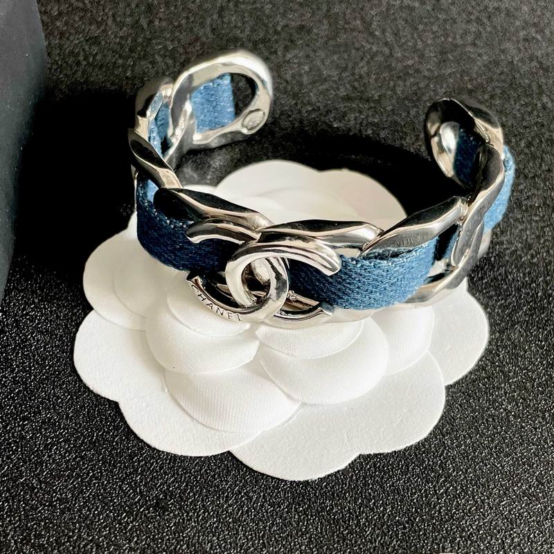 Chanel Bracelet 10yxx17 (10)