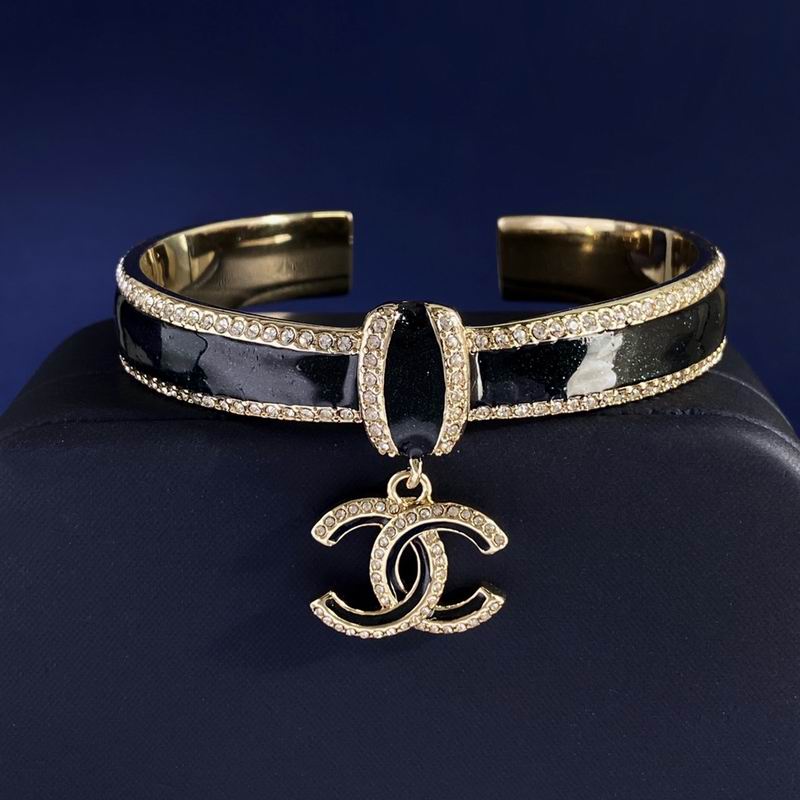 Chanel Bracelet 10yxx18 (1)