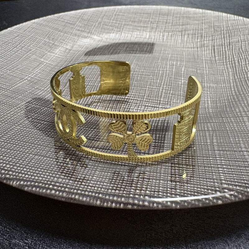 Chanel Bracelet 12yxx54 (4)