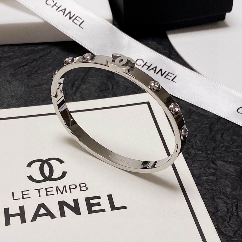 Chanel Bracelet 12yxx55 (3)