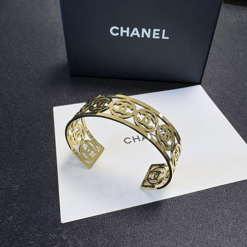 Chanel Bracelet 12yxx60 (1)